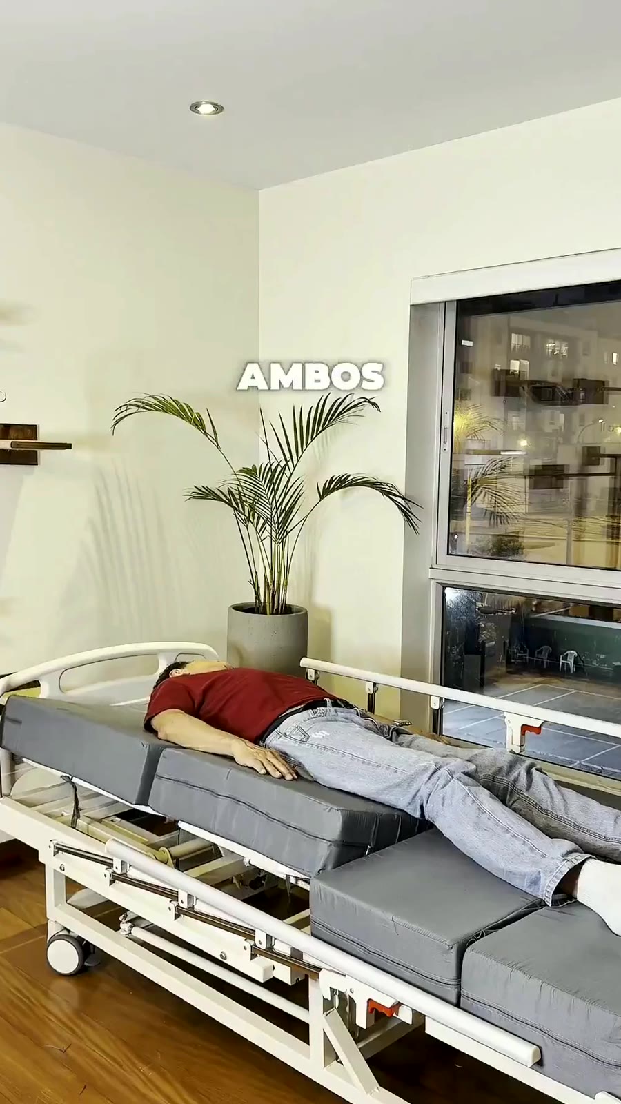 Cama Clínica Multifuncional — Lo gira sin cargarlo